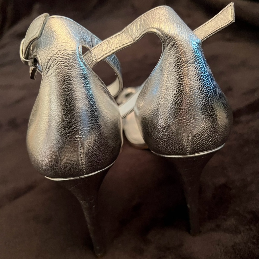 MICHAEL KORS Paris Silver Sequin Bow Ankle-Strap Sandals Heels Size 9 - Picture 6 of 16